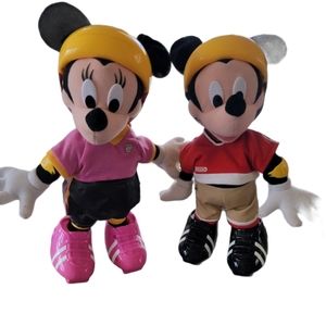 Mickey & Minnie on Rolling skates